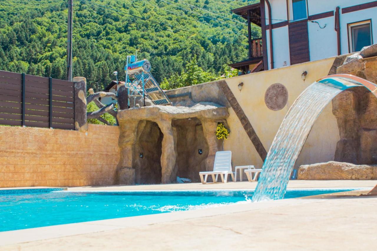 Guesthouse The Rock Sapareva Banya Exterior photo